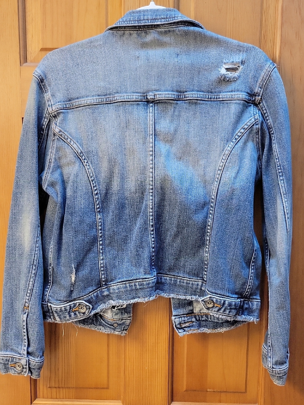 Rock & Republic Distressed Light Blue Denim Jacket - Picture 3 of 3